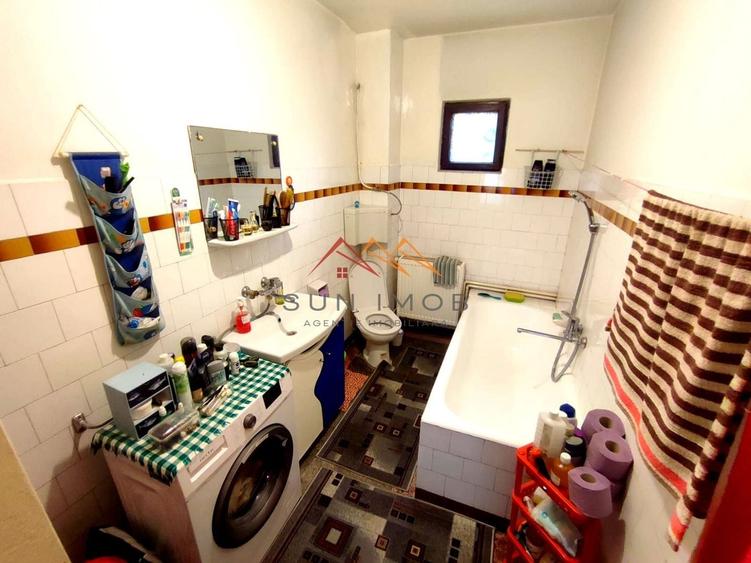 Casă individuală cu 6 camere cu Canalizare în Slobozia