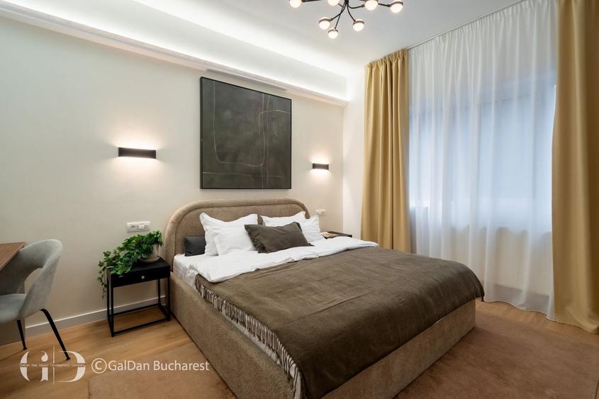 Apartament cu 3 camere, mobilat în P-ța Universității