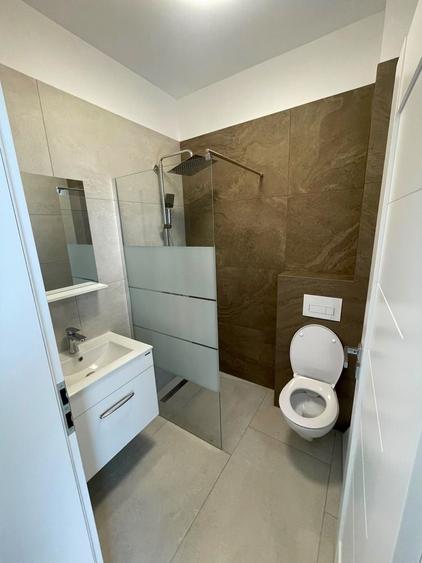 Casă cu 4 camere cu Teren 501 Mp în Moșnița Veche
