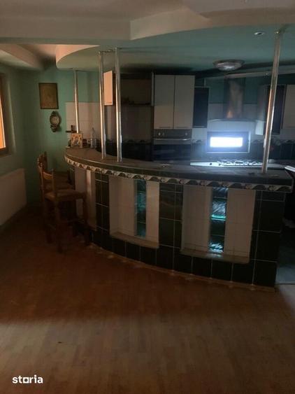 Casă cu 5 camere cu Teren 271 Mp în Enachiță Văcărescu
