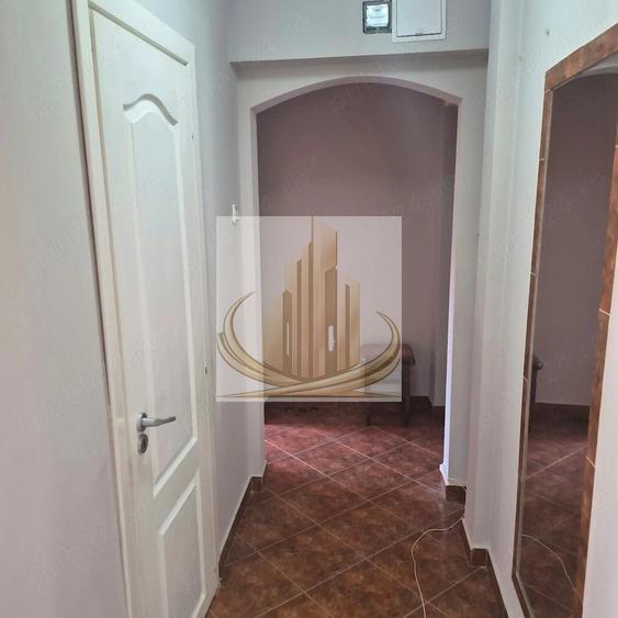 Apartament cu 3 camere semidecomandat în Șagului