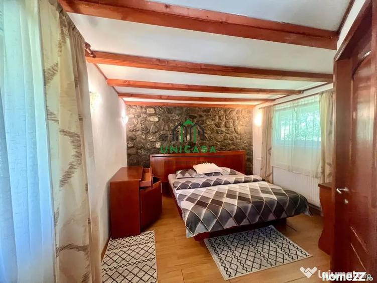 Casă cu 7 camere cu Teren 2560 Mp în Voineșița