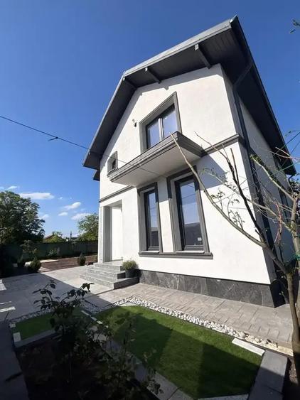 Casă cu 5 camere cu Canalizare în Vest