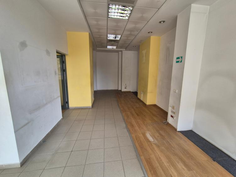 Spațiu comercial, de 150 mp, în Micro IV