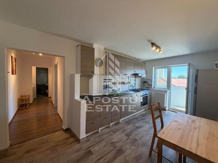 Apartament cu 3 camere decomandat în Aradului