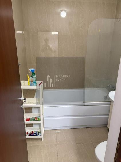 Apartament cu 3 camere semidecomandat, mobilat în Alexandru Obregia