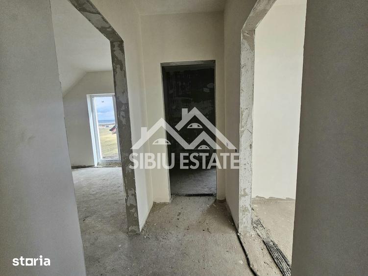 Casă cu 4 camere cu Teren 440 Mp în Șura Mică