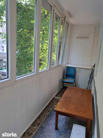 Apartament cu 3 camere semidecomandat, mobilat în Drumul Taberei