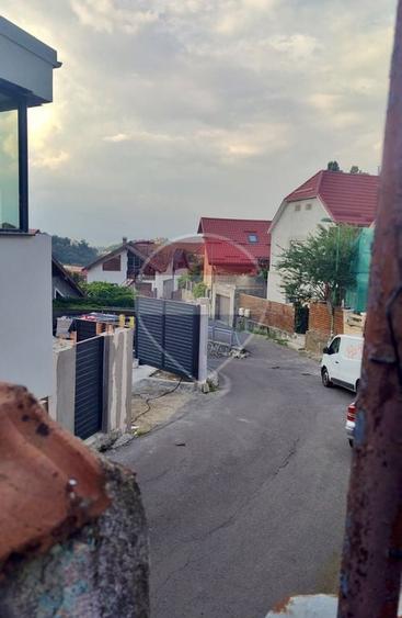 Casă cu 3 camere cu Teren 150 Mp în Schei