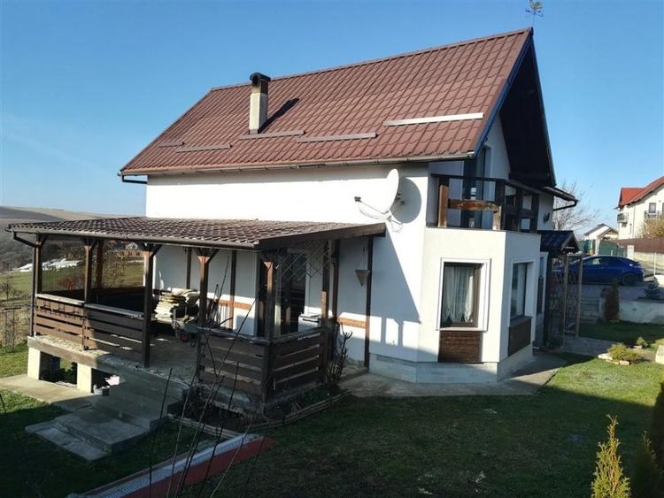 Casă individuală cu 5 camere cu Teren 500 Mp în Sălicea
