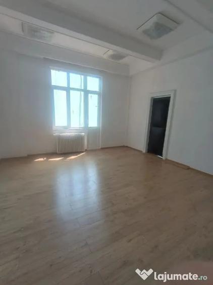Spațiu comercial, de 690 mp, în Națiunile Unite