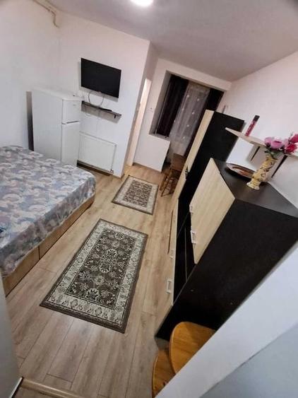 Garsonieră decomandată în Central