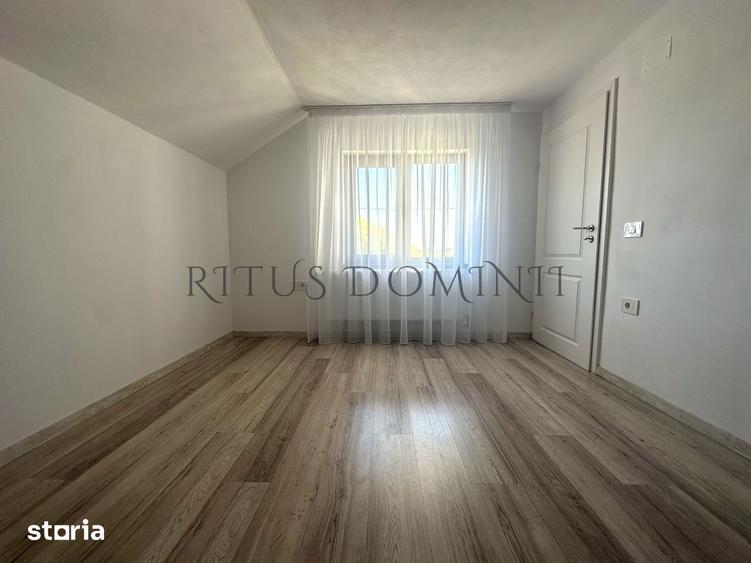 Casă cu 5 camere cu Teren 500 Mp în Sânmartin