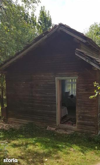 Teren de 636 mp, în Podul Lung