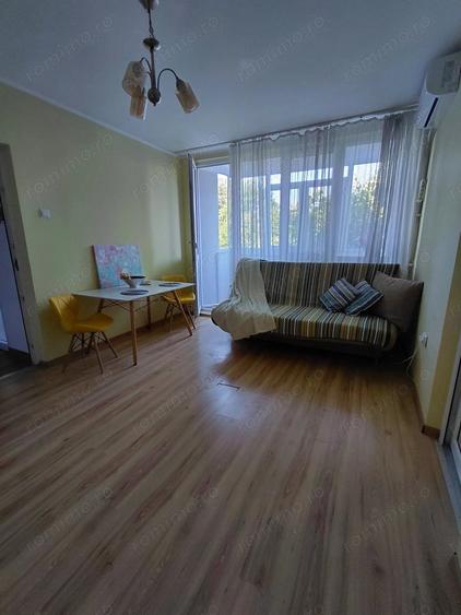 Apartament cu 3 camere semidecomandat în Țiglina 1