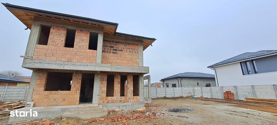 Casă cu 4 camere cu Teren 415 Mp în Dragomirești-Vale