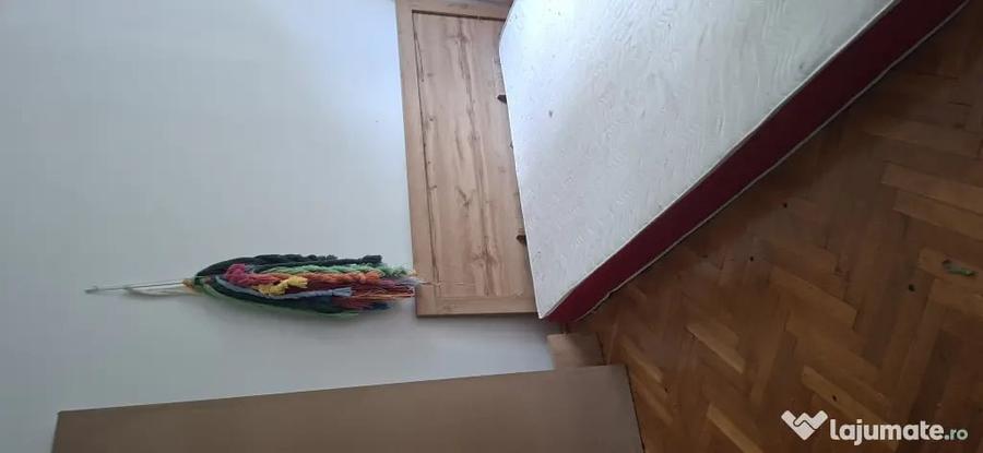 Apartament cu 3 camere semidecomandat în Herăstrău