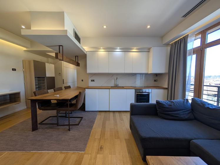 Apartament cu 3 camere semidecomandat în Florești — fotografia 1