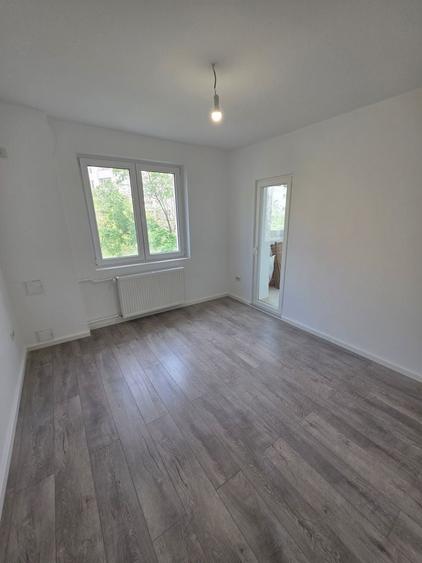 Apartament cu 3 camere decomandat în Dristor