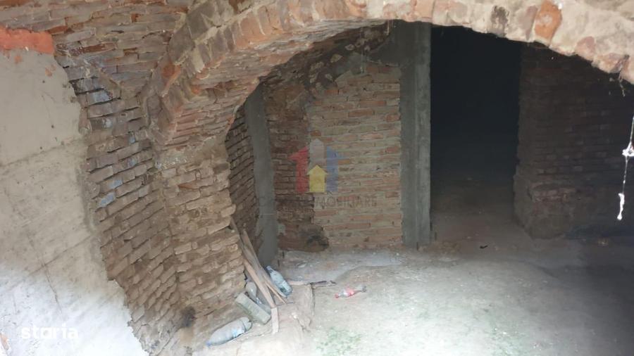 Casă cu 4 camere în Nicolae Bălcescu
