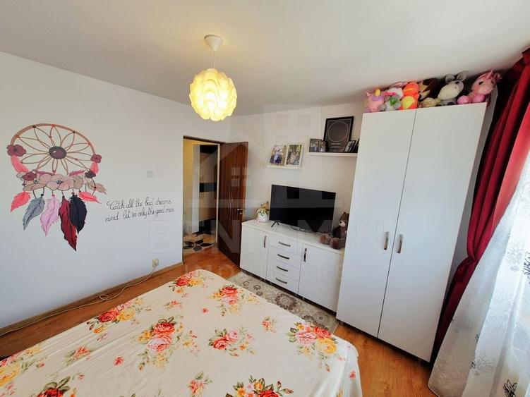 Apartament cu 2 camere semidecomandat în Craiovița Nouă
