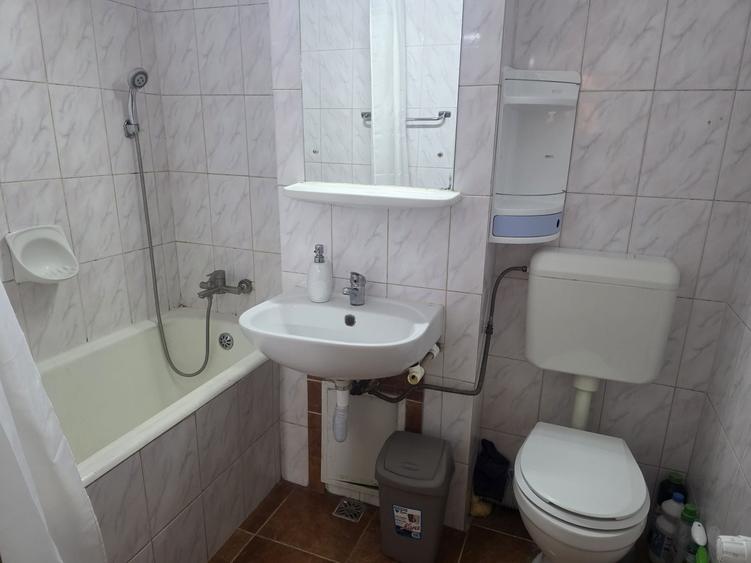 Apartament cu 2 camere semidecomandat în Obor