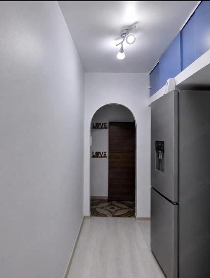 Apartament cu 3 camere semidecomandat în Central