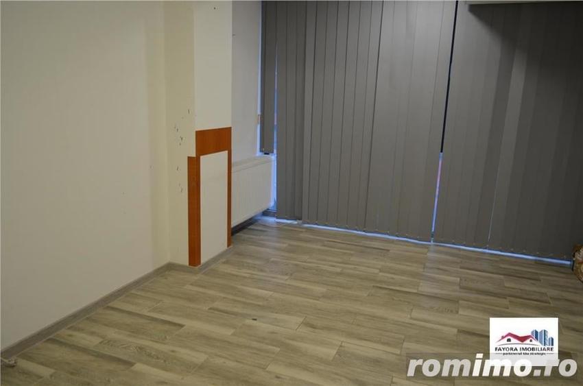 Apartament cu 3 camere decomandat în Tudor