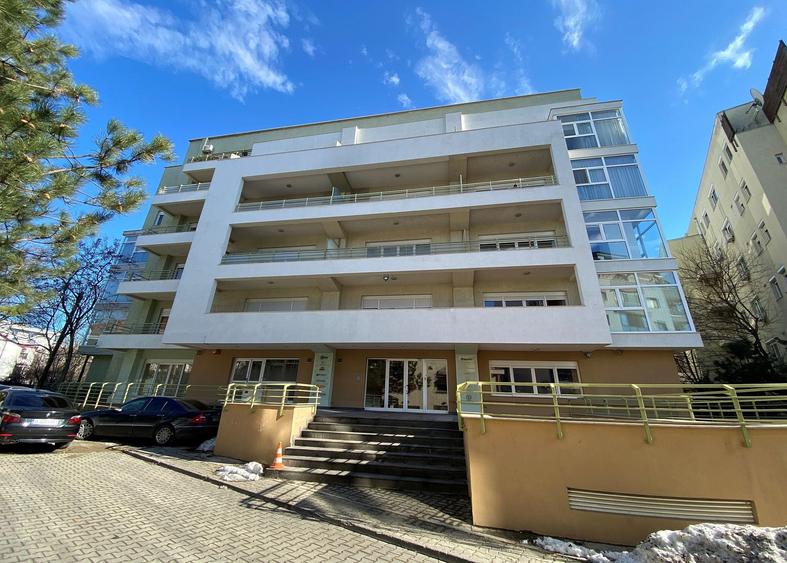 Birou, de 167 mp, în Herăstrău