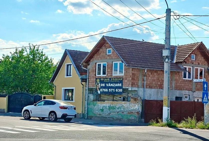 Casă cu 4 camere cu Canalizare în Codlea