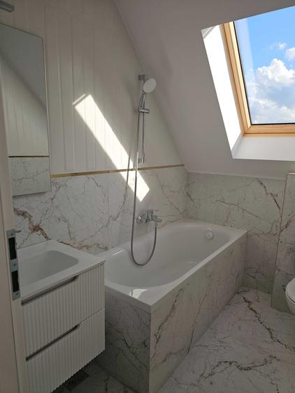 Apartament cu 3 camere decomandat în Exterior Vest