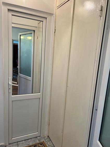 Apartament cu 3 camere semidecomandat în Valea Călugărească