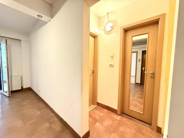 Apartament cu 2 camere decomandat în Bucovina