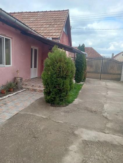 Casă cu Teren 40 Mp în Leșmir