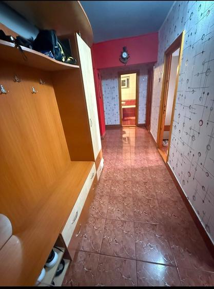 Apartament cu 3 camere decomandat în Slava Rusă