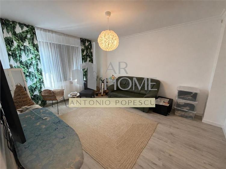Apartament cu 3 camere decomandat, mobilat în Ultracentral