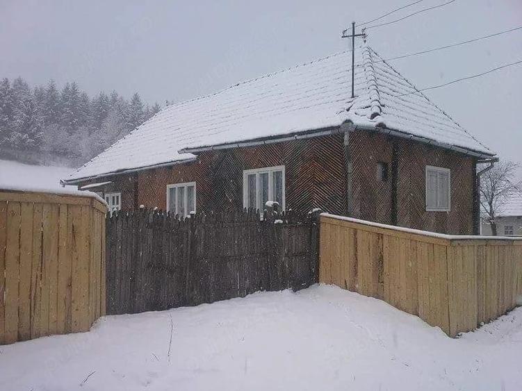 Casă cu 3 camere cu Teren 4200 Mp în Ghelința