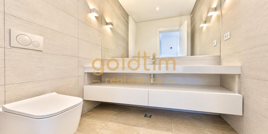 Apartament cu 4 camere decomandat în Aviației