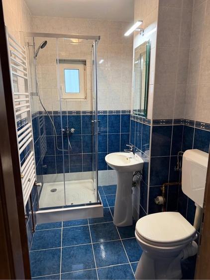 Apartament cu 3 camere decomandat, mobilat în Central