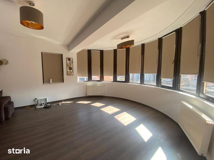 Casă cu 9 camere cu Teren 305 Mp în Colentina