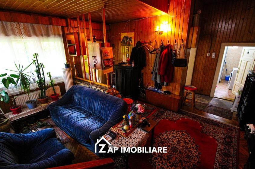 Casă individuală cu 4 camere cu Canalizare în Central