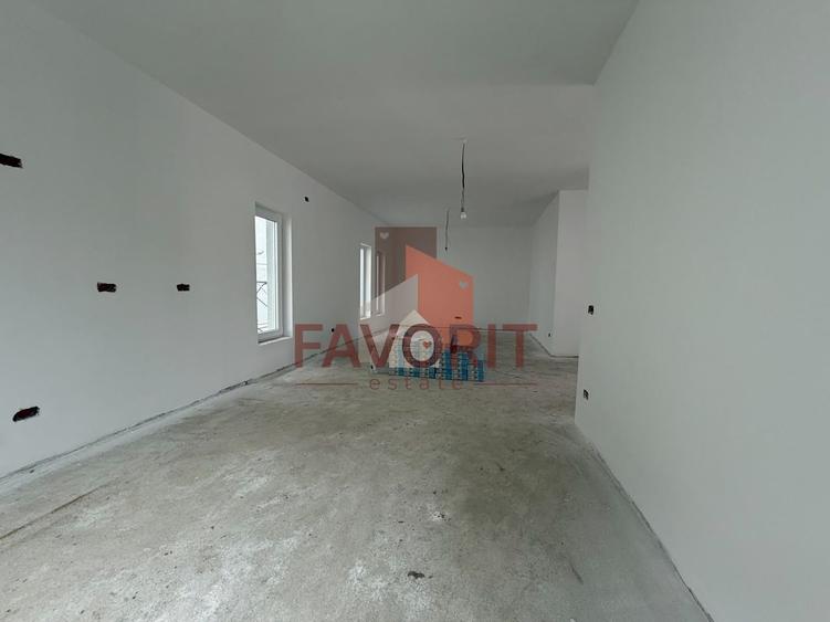 Duplex cu 3 camere cu Canalizare în Utvin