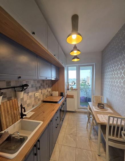Apartament cu 3 camere decomandat în Berceni