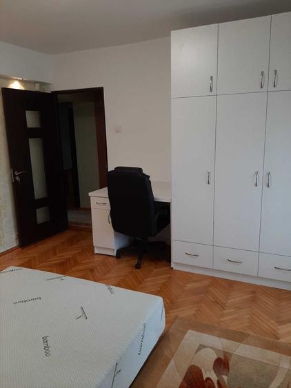 Apartament cu 3 camere decomandat în Mărăști