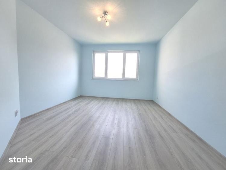 Apartament cu 3 camere semidecomandat în Florești
