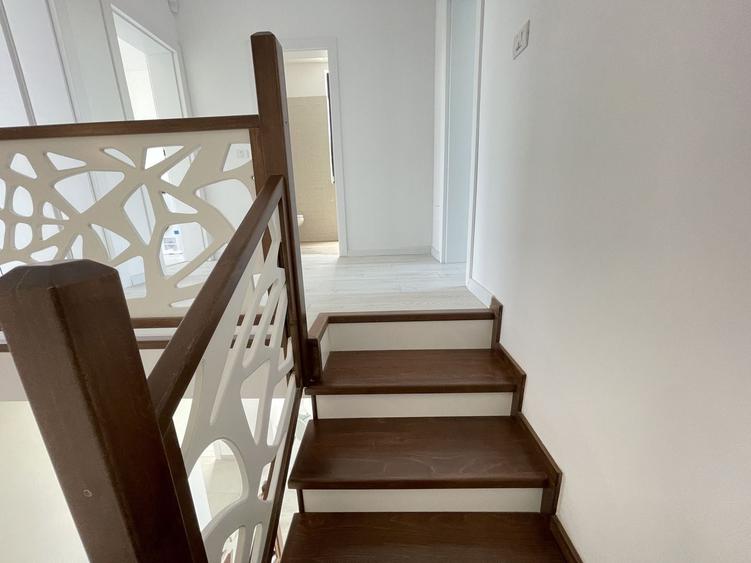Duplex cu 5 camere cu Canalizare în Mehala