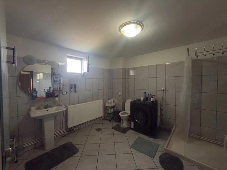 Casă cu 3 camere cu Teren 470 Mp în Central