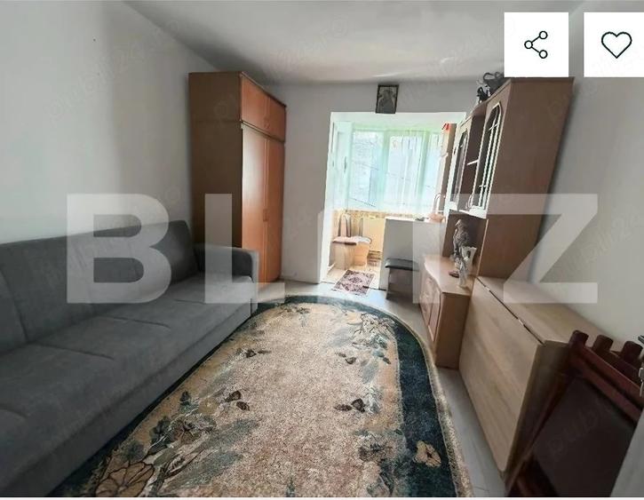 Apartament cu 3 camere semidecomandat în Exterior Vest