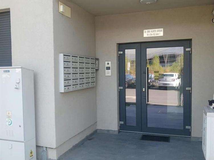Apartament cu 2 camere decomandat în 1 Mai