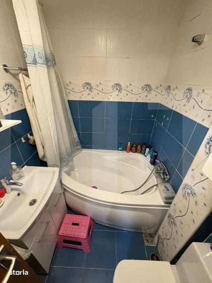 Apartament cu 3 camere semidecomandat în Central